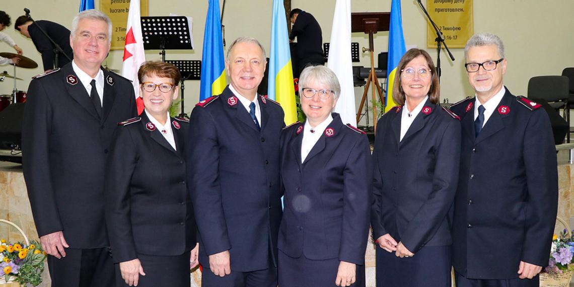 Chief of the Staff and Commissioner Shelley Hill install new leaders in Eastern Europe Territory